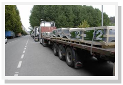 Camión cargado de lousa, produto que representa un terzo das exportacións ourensás. (Foto: LUÍS BLANCO)